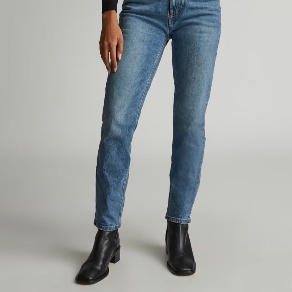 Everlane – The Original Cheeky Jean